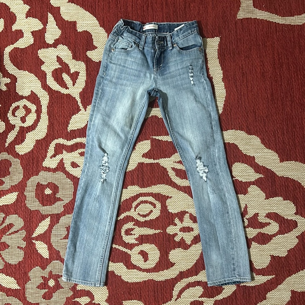 Girls size 8 Levi Boyfriend Jeans.
